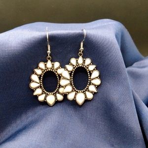 NWOT White rhinestone and silver-tone earrings